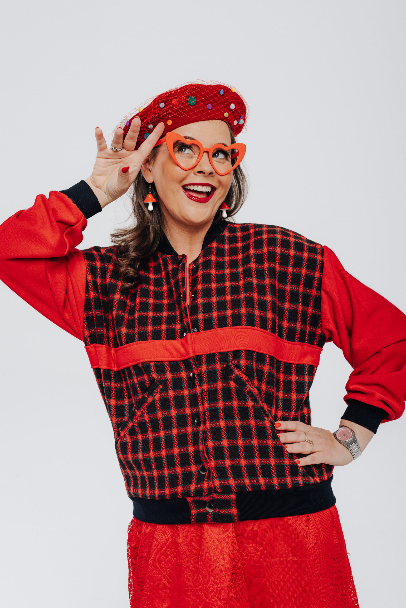 Bomberka czerwona krata