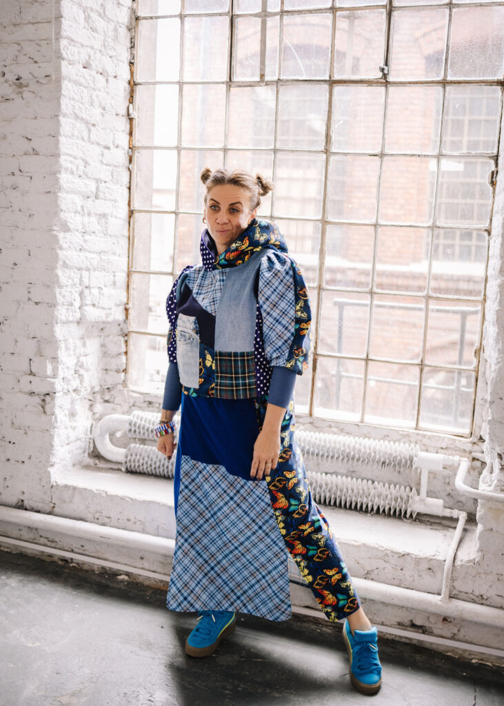 Spódnica niebieska motyle