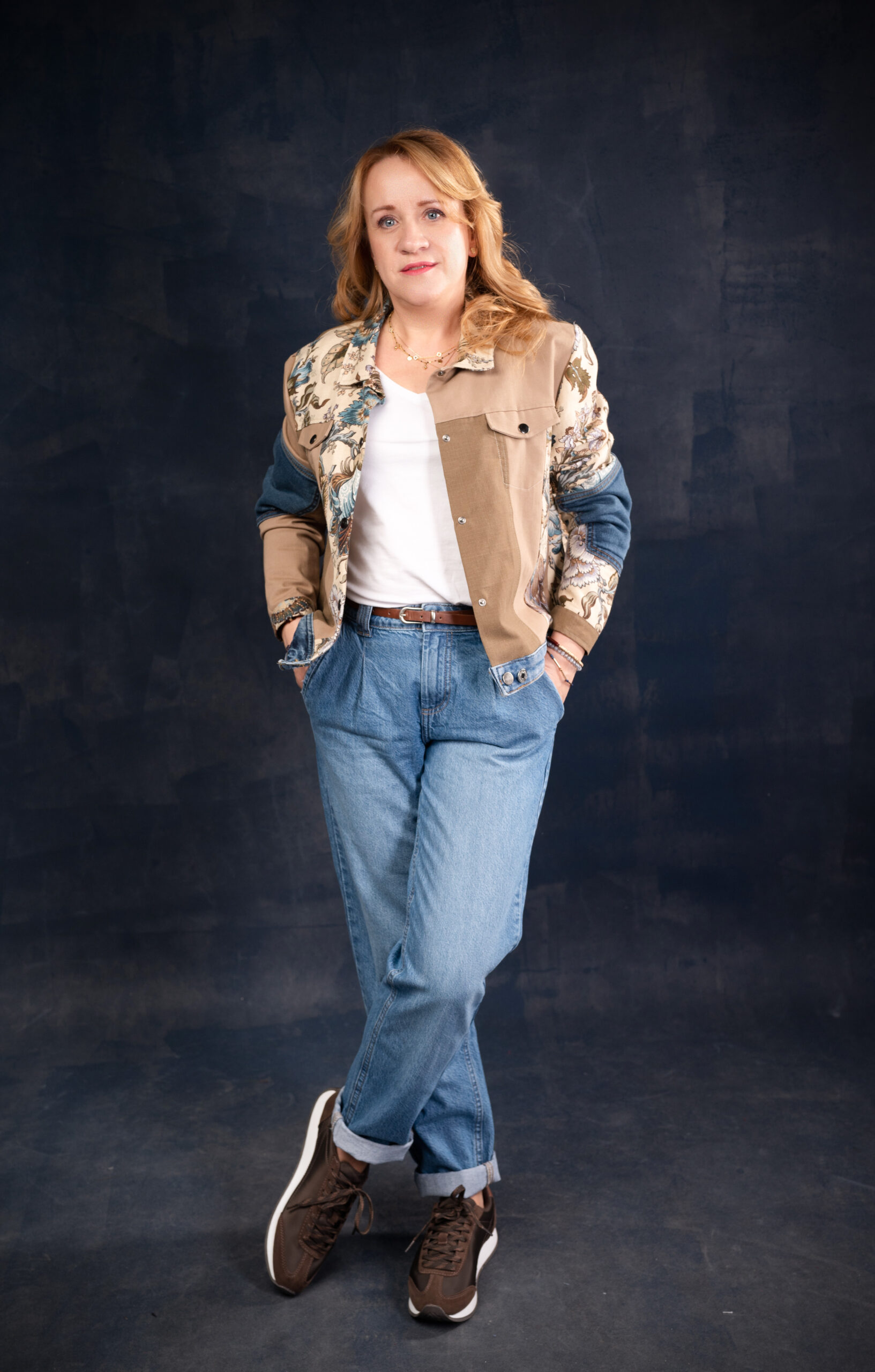 Króciutka kurtka jeansowa