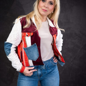 Króciutka kurtka koronka